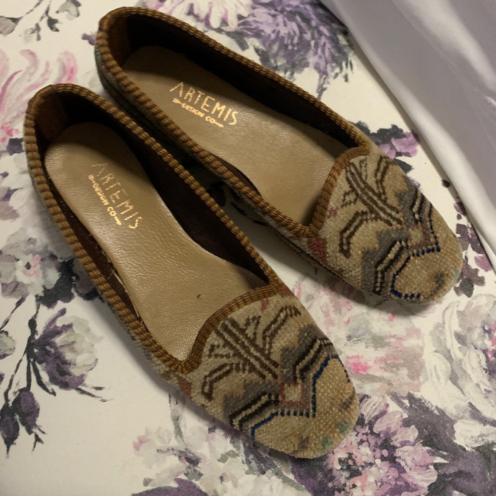 Artemis Design Co - Kilim Loafer - Size 9
